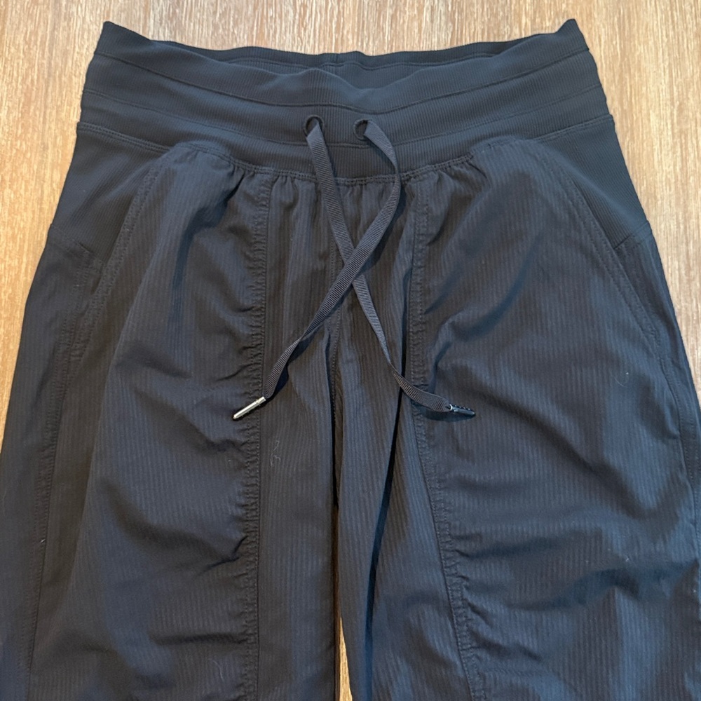 lululemon athletica Dance Studio Mid-Rise Joggers - Black Size 4 - Never Worn